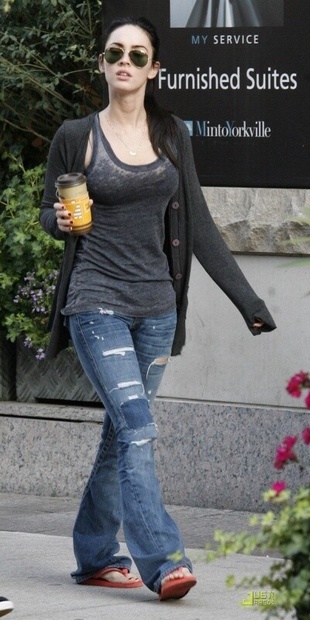 Megan Fox Out in Toronto September 5, 2009