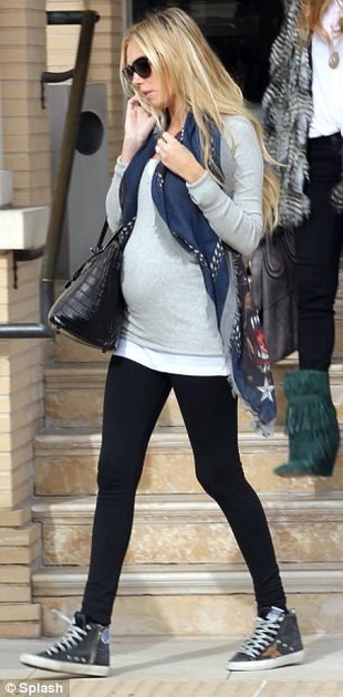 Petra Ecclestone Shopping 2012