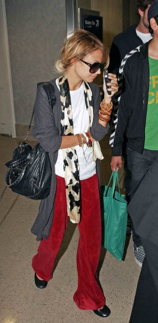 Nicole Richie at LAX Airport September 1, 2006