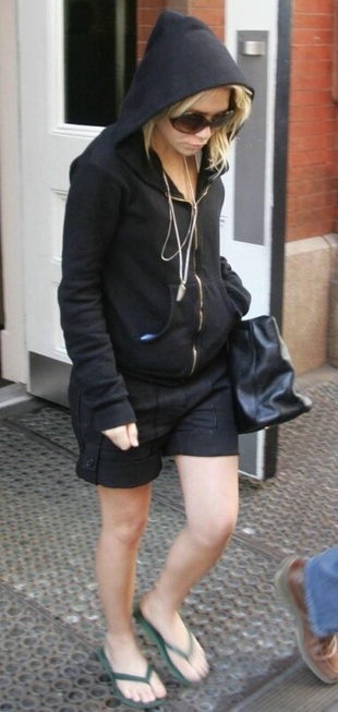 Ashley Olsen Leaving Mercer Kitchen in New York April 6, 2005