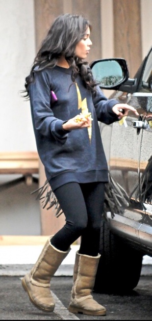 Vanessa Hudgens February 13 2009 Leaving a Studio