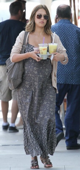 Jessica Alba at Coffee Bean July 21, 2011