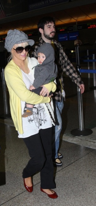 Christina Aguilera with Jordan Bratman and Max at LAX Airport October 10, 2008