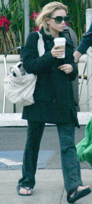 Ashley Olsen Shopping in LA with a Friend January 1, 2005