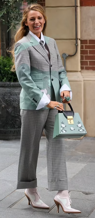 gray blazer, boots, green handbag, and pants?