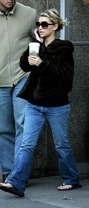 Ashley Olsen Getting Coffee in New York February 11, 2005