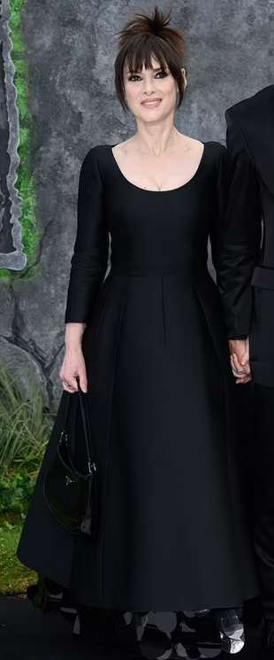 black dress and handbag?