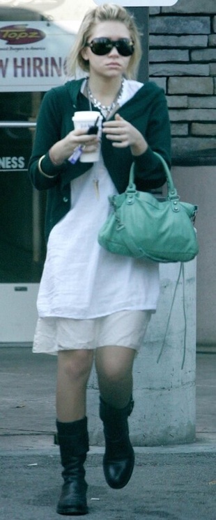 Ashley Olsen Getting Coffee in LA October 28, 2004