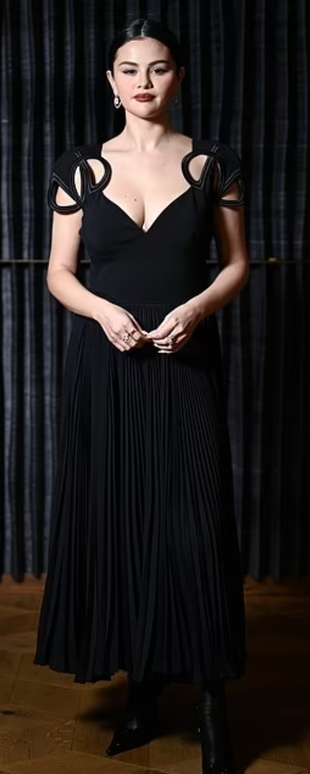 black pleated dress?