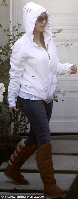 Kim Kardashian Leaving Her House in Los Angeles December 7, 2011