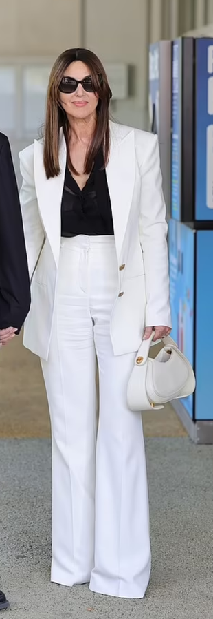 white pants, blazer, and handbag?