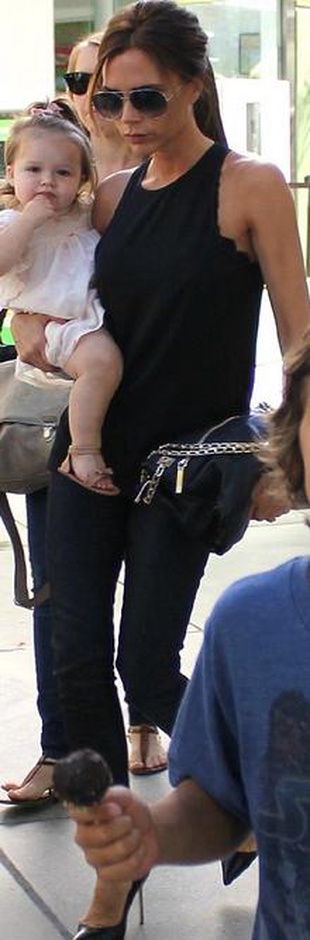 Victoria Beckham Giggles N Hugs Los Angeles August 26, 2012