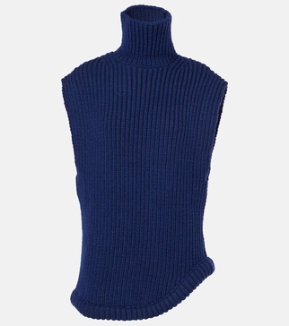 Turtleneck sweater vest