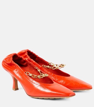 Sharp Chain leather pumps