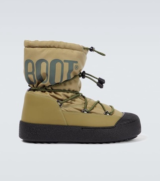 Logo snow boots