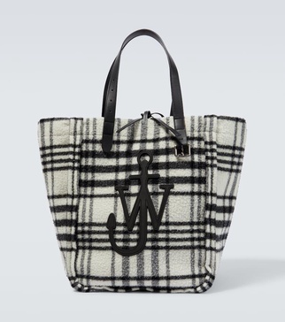 Belt checked tote bag