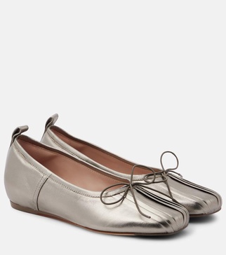 Classic pleated leather ballet flats