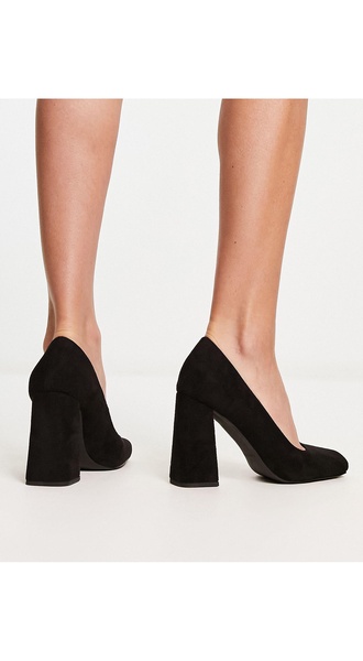 RAID Petunia square toe shoes in black faux suede