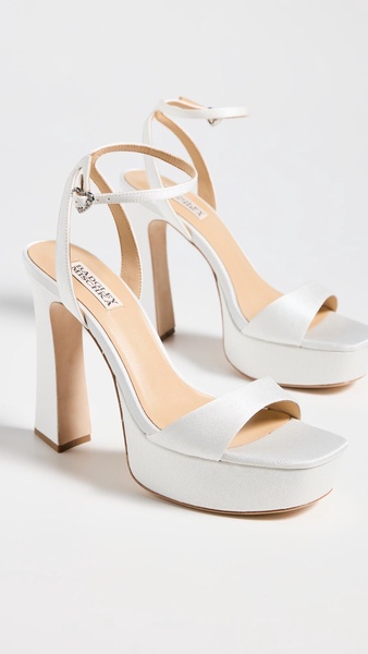 Caia Pumps