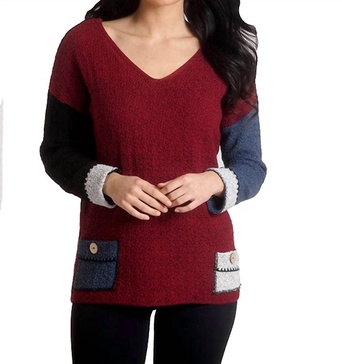 boucle reversible v-neck top in winecombo