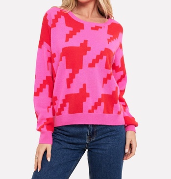 hayley houndstooth crew in diva pink