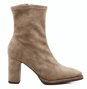 sarga suede boot in taupe