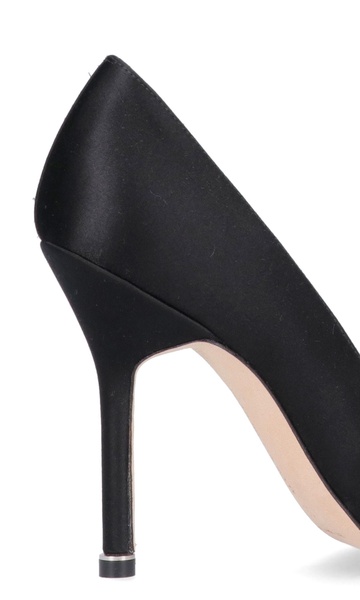 High-heeled Shoe