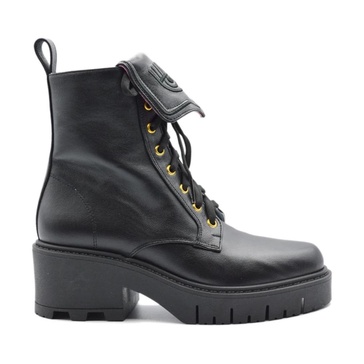 Stylish Boot with 6-inch Heel