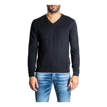 Luxurious Black V-Neck Knitwear