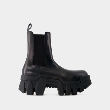 BALENCIAGA Black Matt Smooth Calfskin Bulldozer Boots for Women