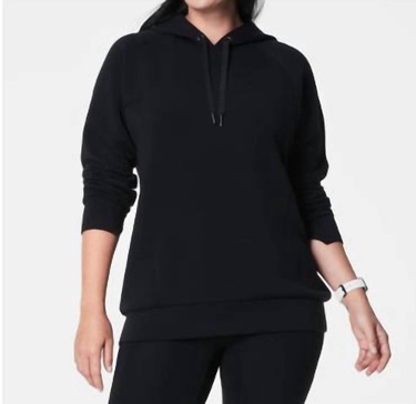 airessentials classic hoodie in very black