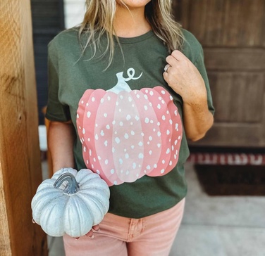 blush pumpkin tee in green