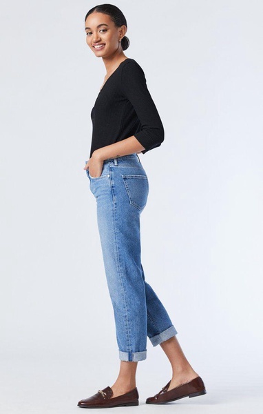 soho tapered leg jeans in mid organic blue