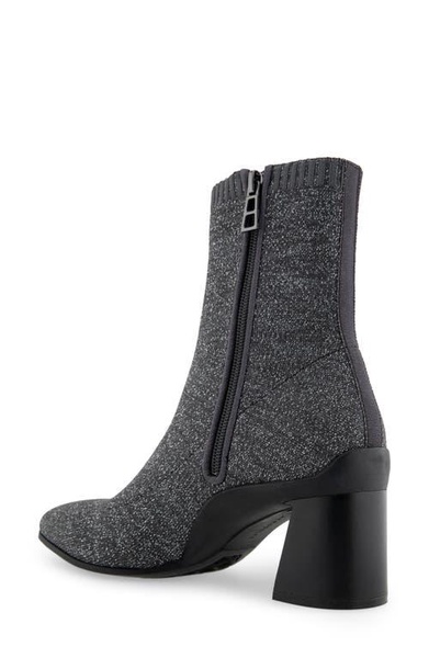 Women's Cezarina Ankle Zip Booties