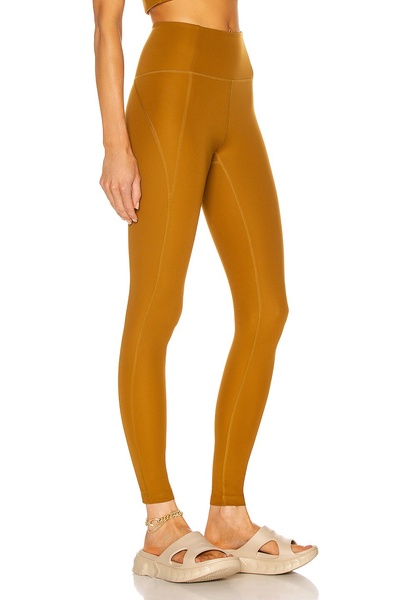 High-Rise Compressive Legging