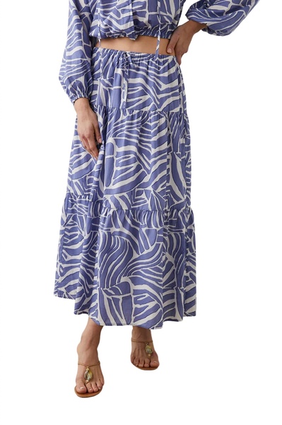 mary skirt in island waves