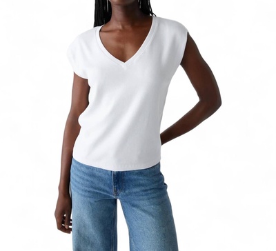 tati v-neck top in white