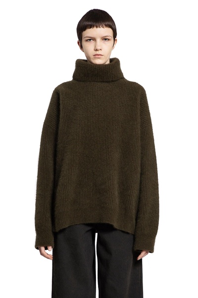 raccoon ribbed-knit turtleneck