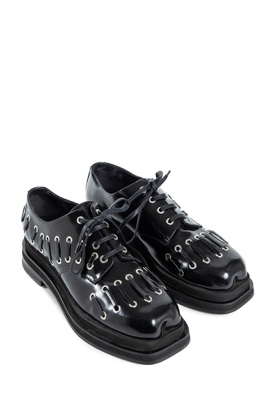 heart toe lace ups