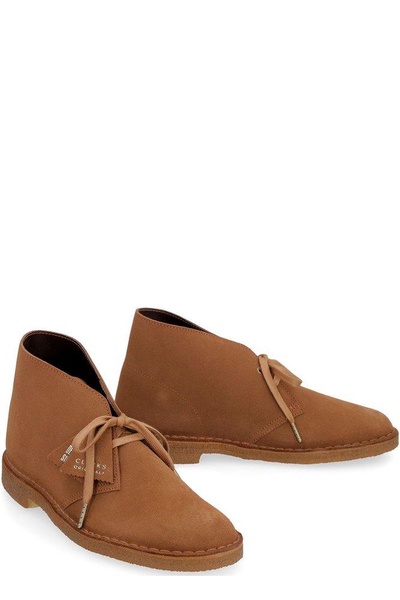 Clarks Round Toe Lace-Up Desert Boots