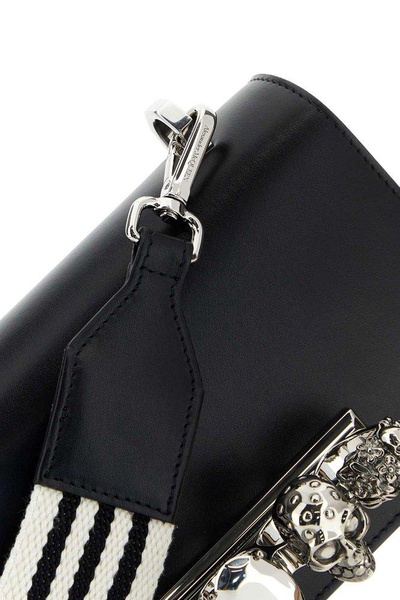 'The Knuckle Satchel' Black Shoulder Bag with Skull and Stones in Smooth Leatrher Woman