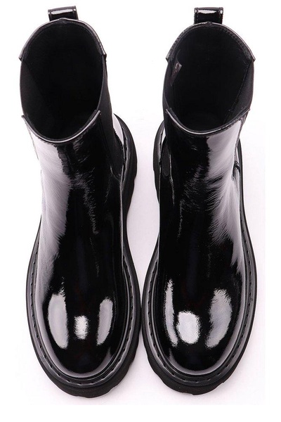 Casadei Round-Toe Slip-On Boots