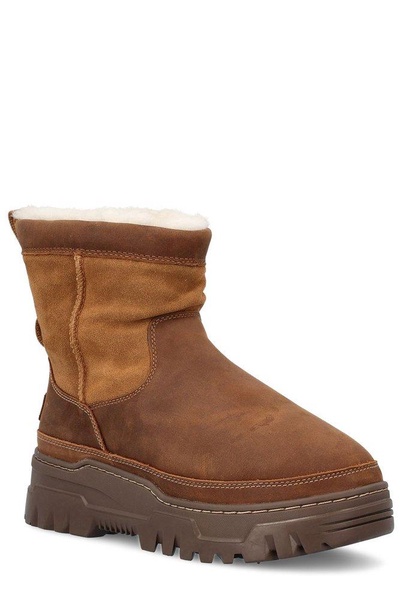 UGG Heritage Pull-On TrailGazer Boots