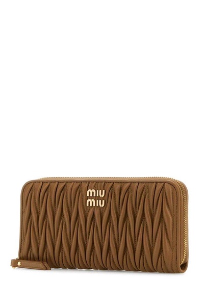 Miu Miu Logo-Plaque Quilted Zipped Wallet