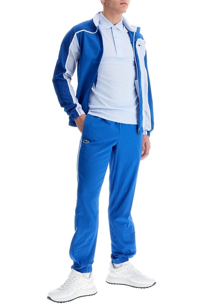 'sporty tracksuit with contrasting stitching