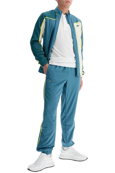 'sporty tracksuit with contrasting stitching