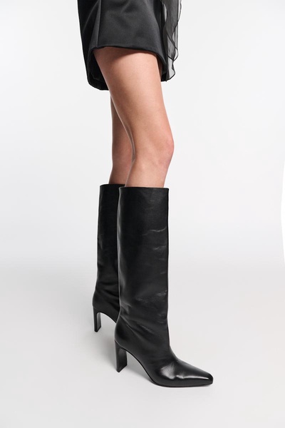 CHIC SOPHISTICATION- Wide tall boot