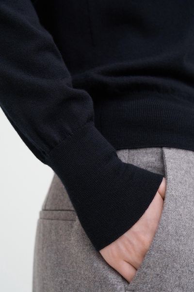 Merino R-neck Sweater