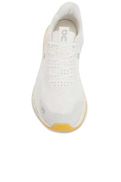 Cloudnova Form 2 Sneaker