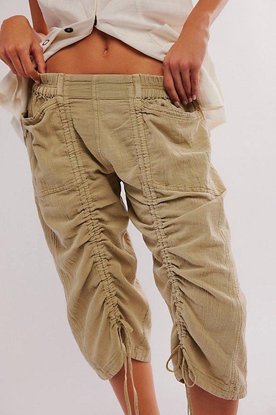 Gianna Ruched Gaucho Pull-On Pants